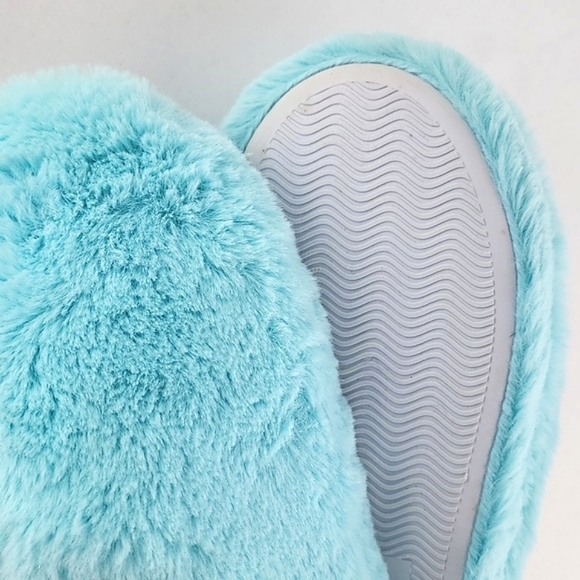 ⭐️3/ $30⭐️ La Vie en Rose Fuzzy Blue Slip On Slippers Padded Soles Size M 7/8 - Picture 7 of 7